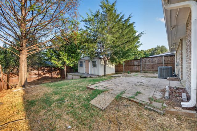 738 Harbour Town Drive, Lake Dallas, TX 75065