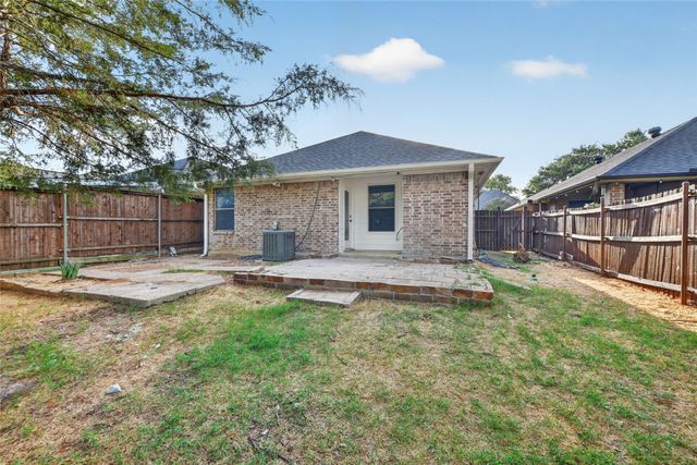738 Harbour Town Drive, Lake Dallas, TX 75065