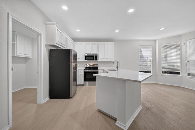 738 Harbour Town Drive, Lake Dallas, TX 75065