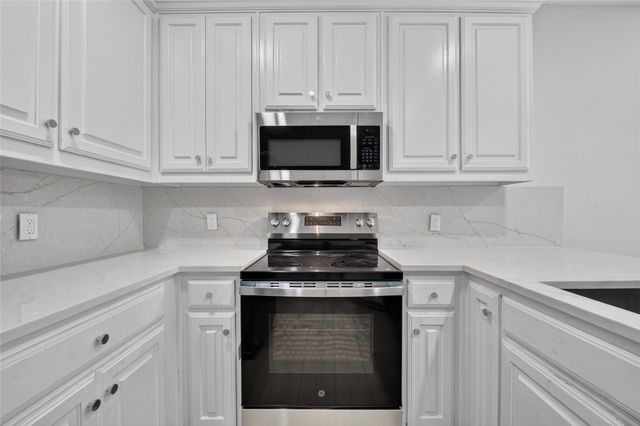 738 Harbour Town Drive, Lake Dallas, TX 75065