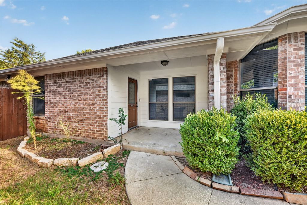 738 Harbour Town Drive, Lake Dallas, TX 75065 — photo 3