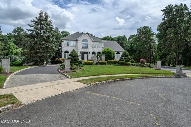 33 Denise Court, Manalapan, NJ 07726