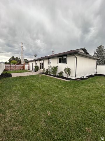 9789 S 285 E, Sandy, UT 84070