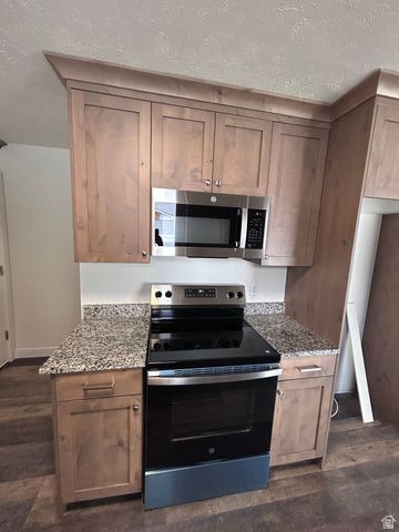 9789 S 285 E, Sandy, UT 84070