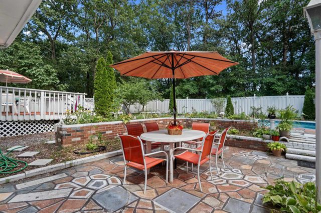 27 SQUIRE CT, Toms River, NJ 08753