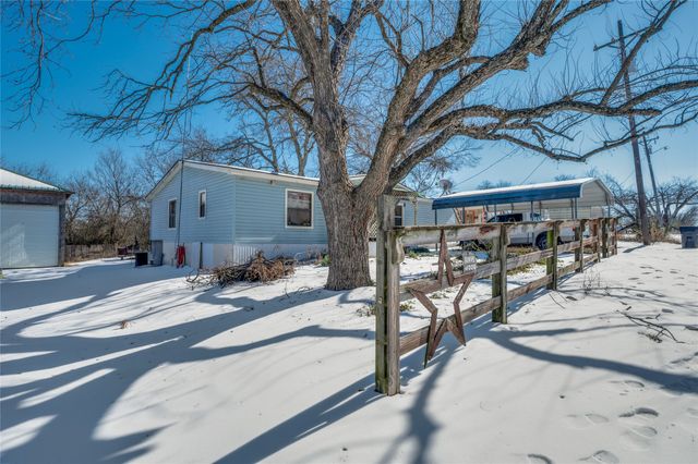 2000 N Trinity Road, Denton, TX 76208