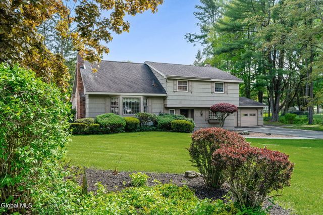 8 Lancaster Drive, Glenville, NY 12302