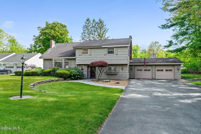 8 Lancaster Drive, Glenville, NY 12302