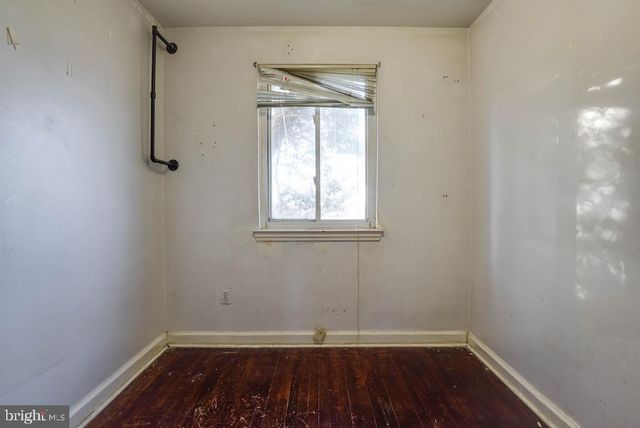 513 HILLTOP TER SE, Washington, DC 20019