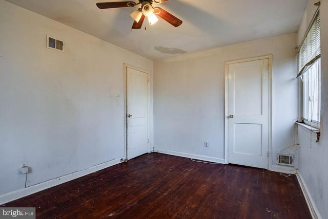 513 HILLTOP TER SE, Washington, DC 20019