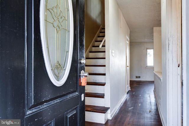 513 HILLTOP TER SE, Washington, DC 20019