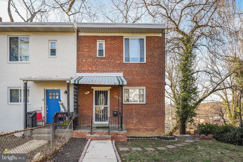 513 HILLTOP TER SE, Washington, DC 20019