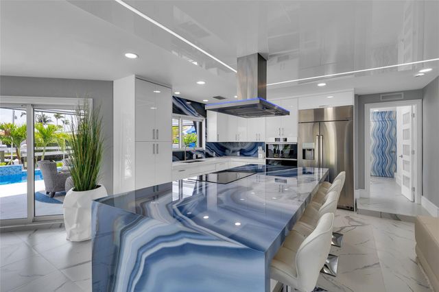 2720 NE 7th Street, Pompano Beach, FL 33062