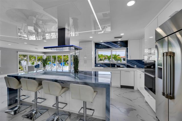 2720 NE 7th Street, Pompano Beach, FL 33062