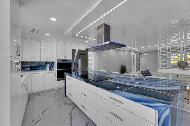 2720 NE 7th Street, Pompano Beach, FL 33062