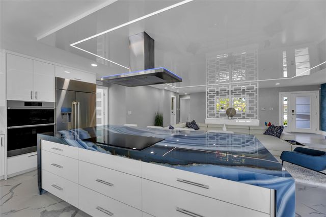 2720 NE 7th Street, Pompano Beach, FL 33062