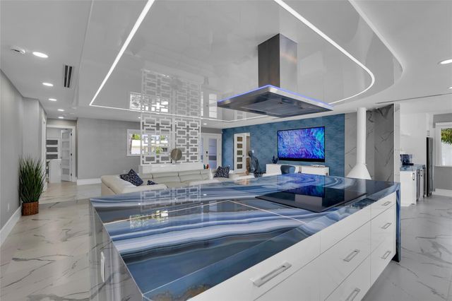 2720 NE 7th Street, Pompano Beach, FL 33062