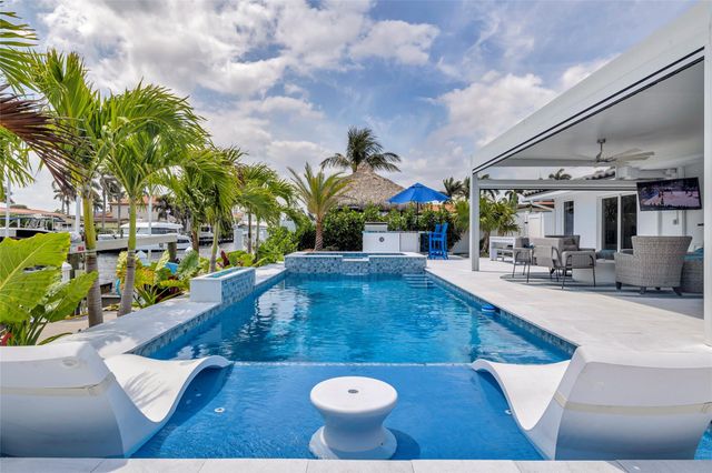 2720 NE 7th Street, Pompano Beach, FL 33062