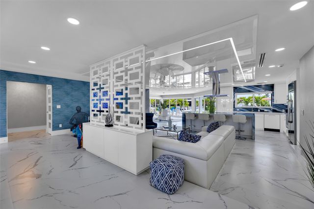 2720 NE 7th Street, Pompano Beach, FL 33062