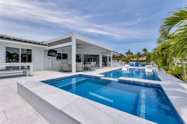 2720 NE 7th Street, Pompano Beach, FL 33062