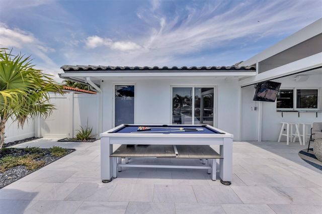 2720 NE 7th Street, Pompano Beach, FL 33062