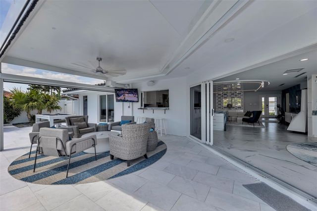 2720 NE 7th Street, Pompano Beach, FL 33062