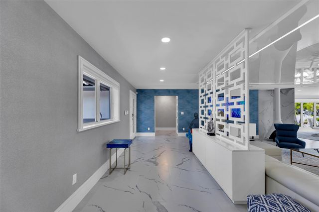 2720 NE 7th Street, Pompano Beach, FL 33062