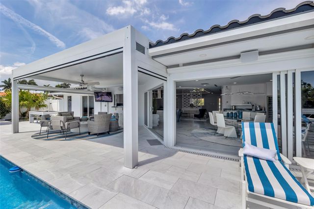 2720 NE 7th Street, Pompano Beach, FL 33062