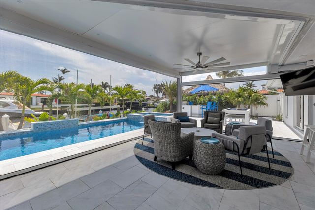 2720 NE 7th Street, Pompano Beach, FL 33062