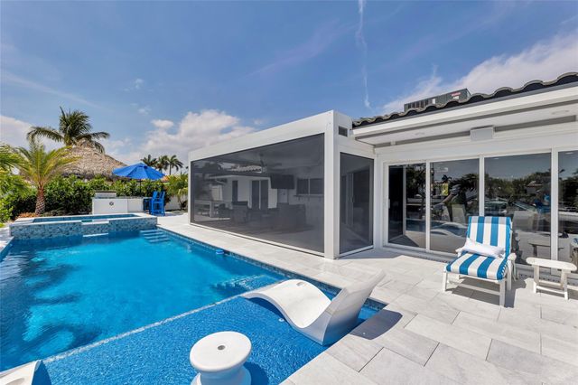 2720 NE 7th Street, Pompano Beach, FL 33062