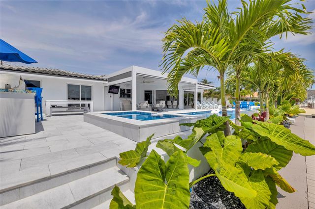 2720 NE 7th Street, Pompano Beach, FL 33062