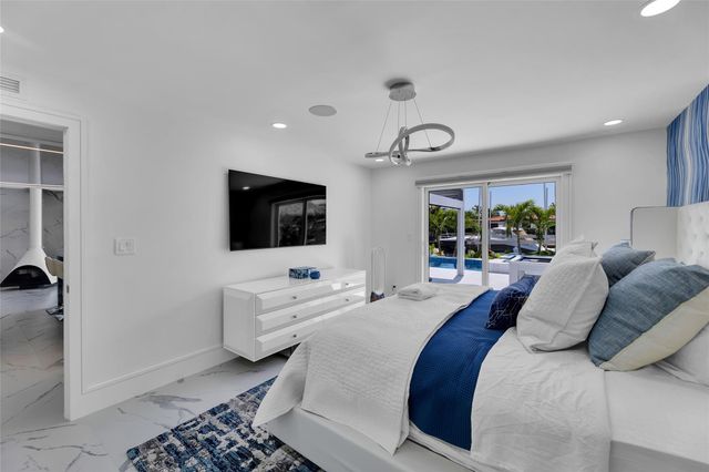 2720 NE 7th Street, Pompano Beach, FL 33062