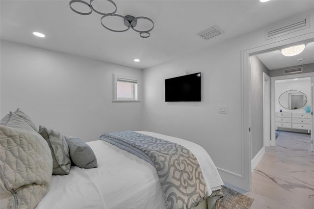 2720 NE 7th Street, Pompano Beach, FL 33062