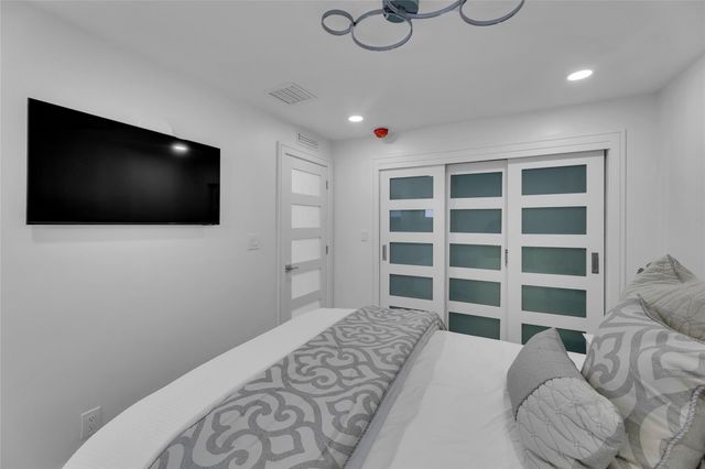 2720 NE 7th Street, Pompano Beach, FL 33062