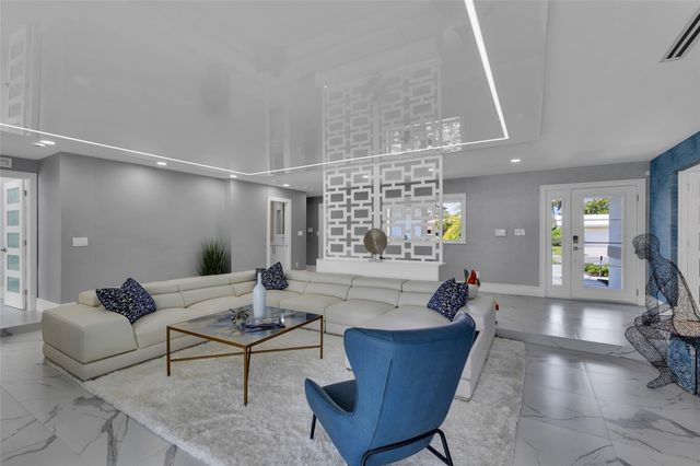 2720 NE 7th Street, Pompano Beach, FL 33062