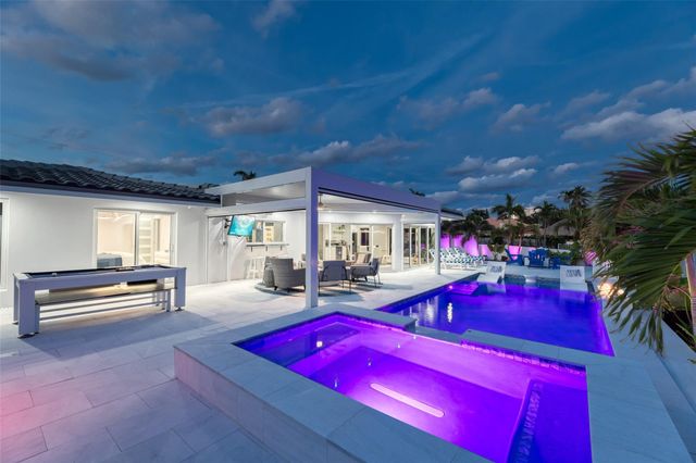 2720 NE 7th Street, Pompano Beach, FL 33062