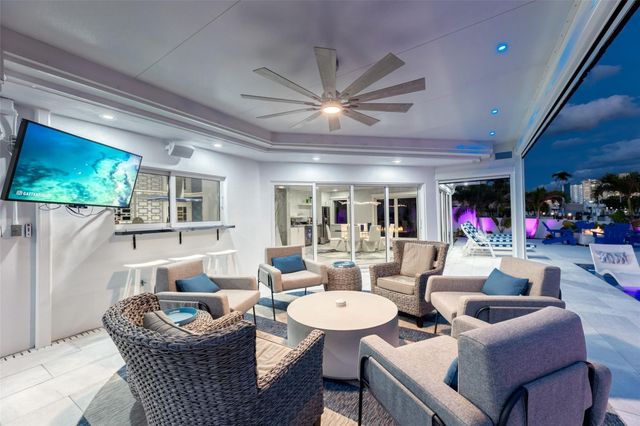 2720 NE 7th Street, Pompano Beach, FL 33062