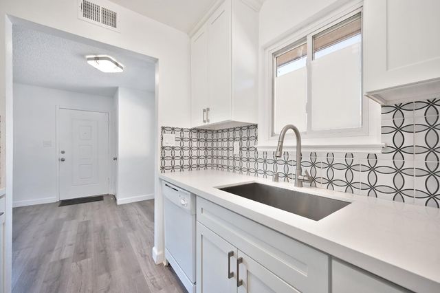 10807 Coloma Rd #4, Rancho Cordova, CA 95670