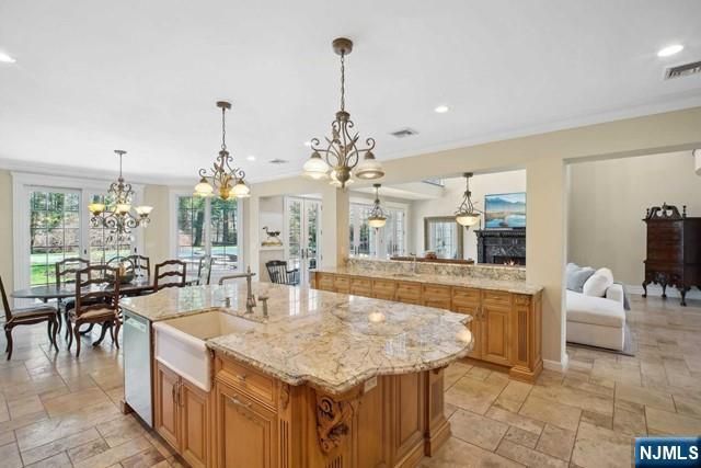 8 Willow Drive, Englewood Cliffs, NJ 07632