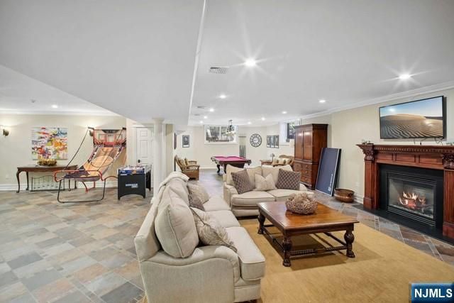 8 Willow Drive, Englewood Cliffs, NJ 07632