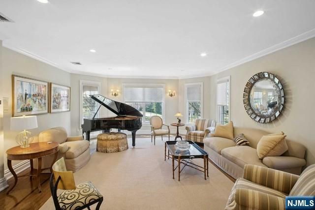 8 Willow Drive, Englewood Cliffs, NJ 07632