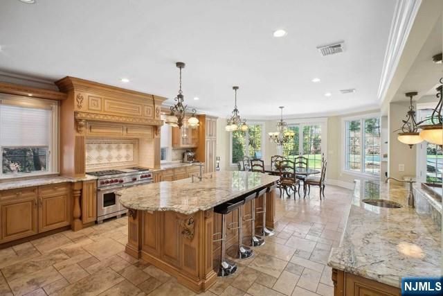 8 Willow Drive, Englewood Cliffs, NJ 07632