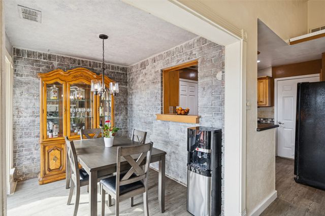 448 Arbor Creek Drive, Euless, TX 76039