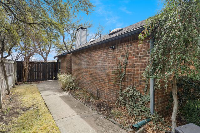 448 Arbor Creek Drive, Euless, TX 76039