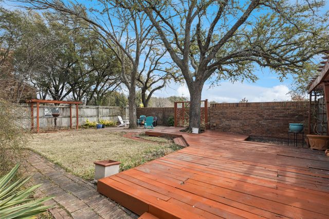 448 Arbor Creek Drive, Euless, TX 76039