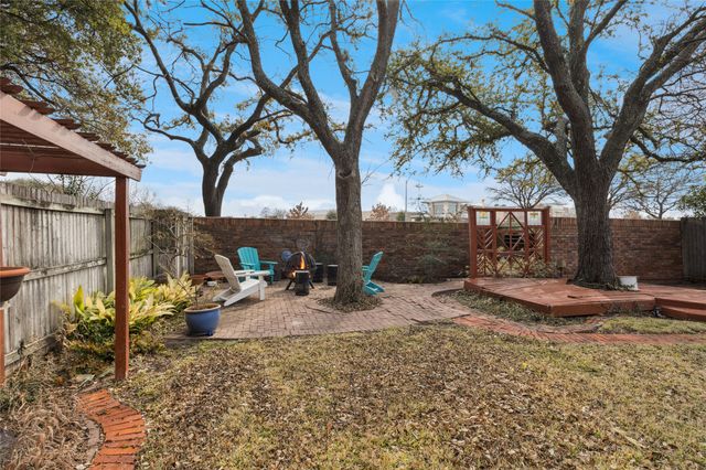 448 Arbor Creek Drive, Euless, TX 76039