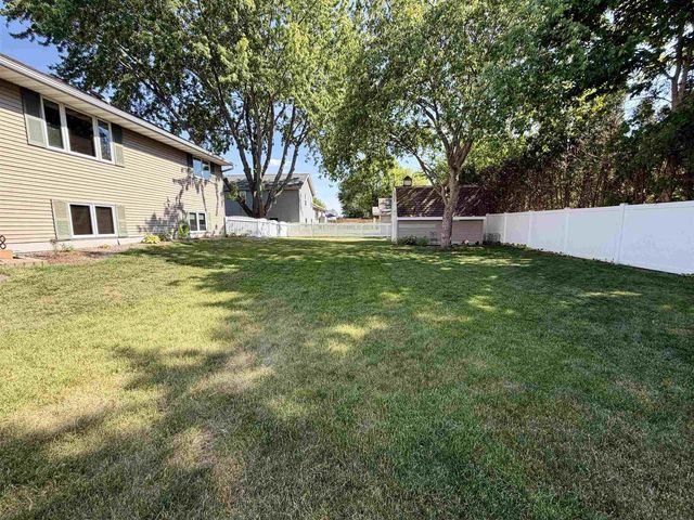 3210 Thornton Drive, Janesville, WI 53548