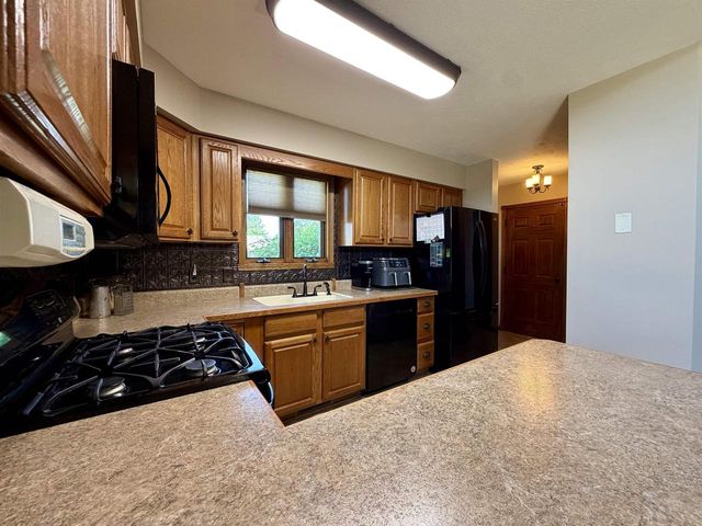 3210 Thornton Drive, Janesville, WI 53548