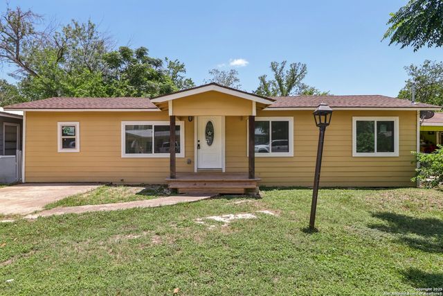 937 Anderson, Seguin, TX 78155