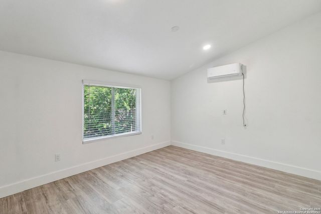 937 Anderson, Seguin, TX 78155